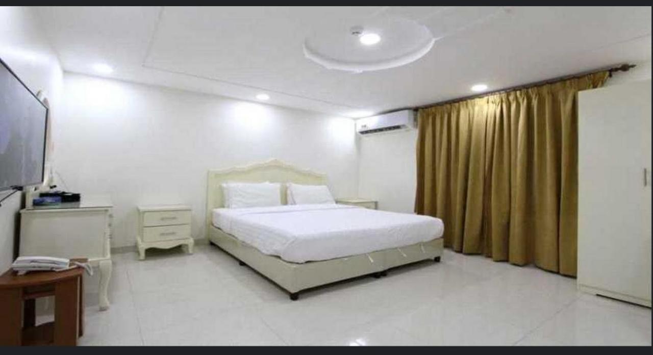 Manzel Aram 105-By Alazmi- Hotel Riyadh Exterior photo